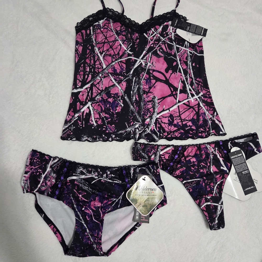Muddy Girl Pink Camo Sleepwear Set Large